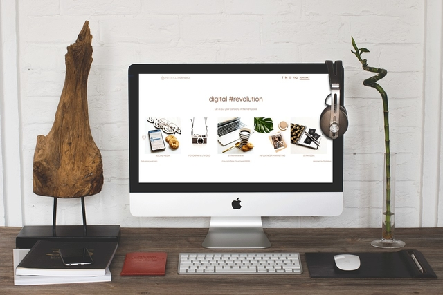 Zdjęcie strony Cleverhead na monitorze